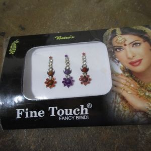 Fine Touch Fancy Bindi 3 stickers 1807